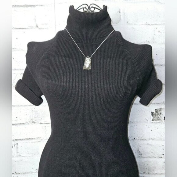 4.76 CT Oval Cut Quartz 18KRGP White Gold Plated Pendant and Necklace - Picture 1 of 8